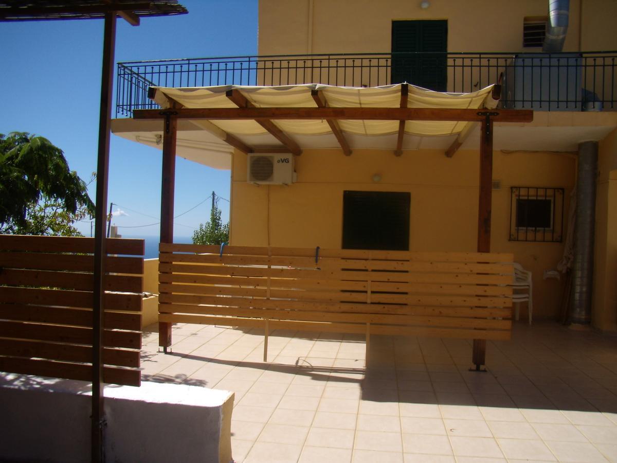 Zephyros Rooms And Apartments Drymon Exterior photo