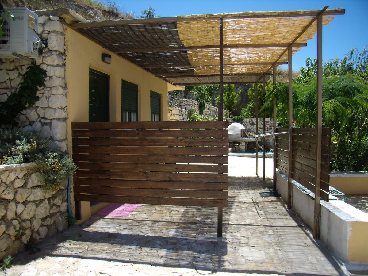 Zephyros Rooms And Apartments Drymon Exterior photo