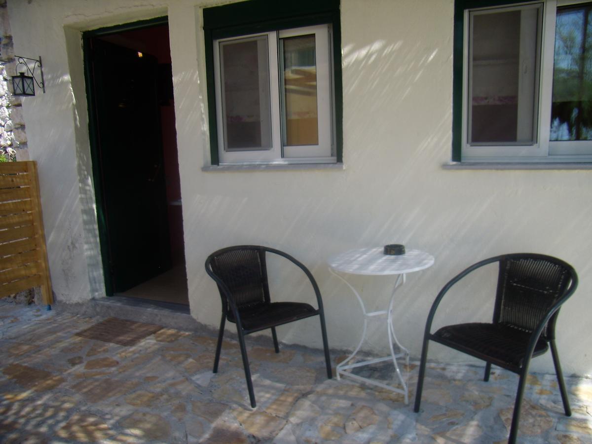 Zephyros Rooms And Apartments Drymon Exterior photo