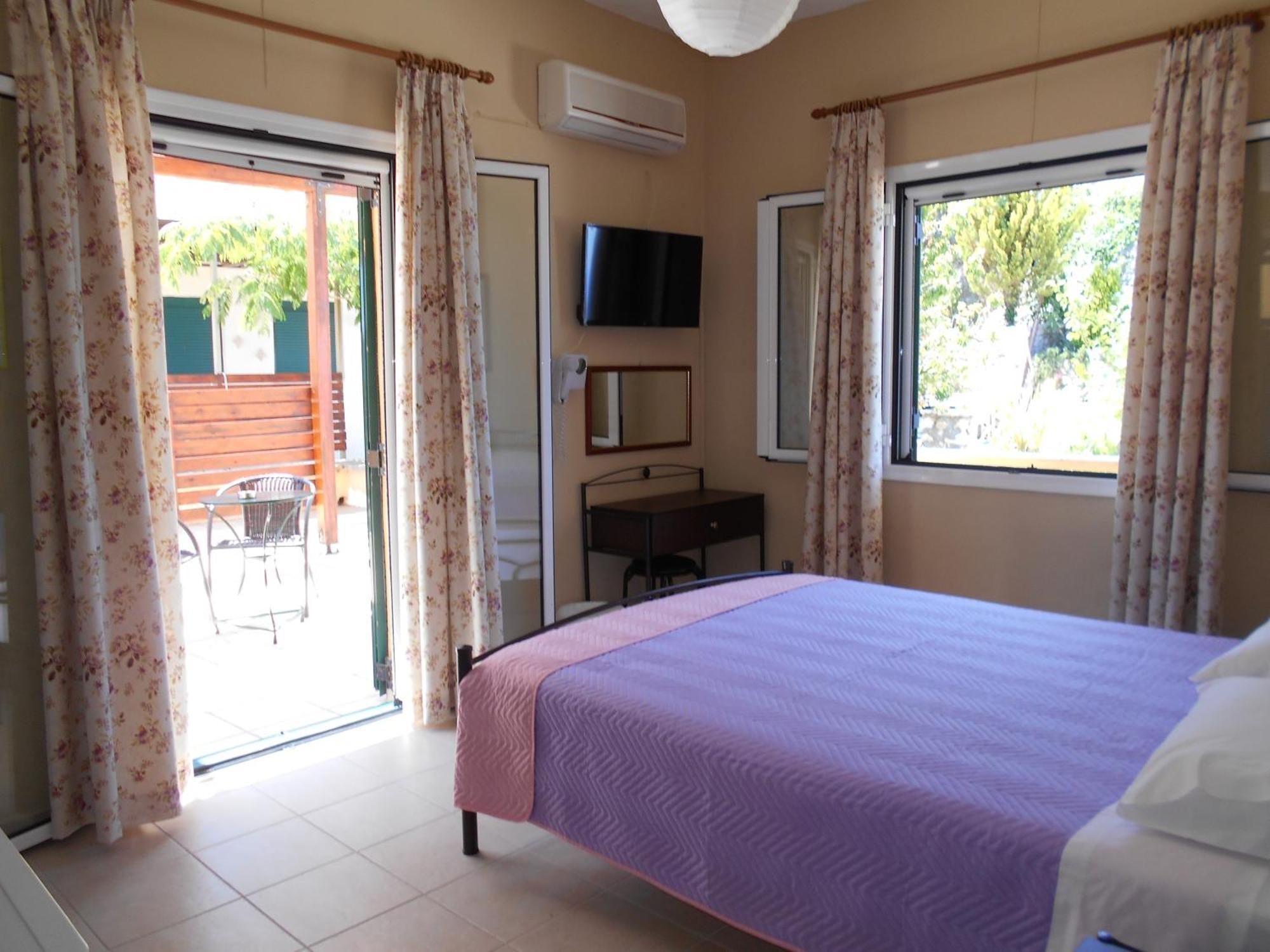 Zephyros Rooms And Apartments Drymon Exterior photo
